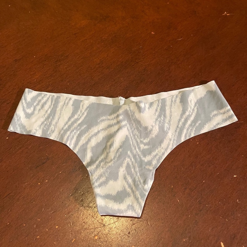 NWT VS Pink Thong